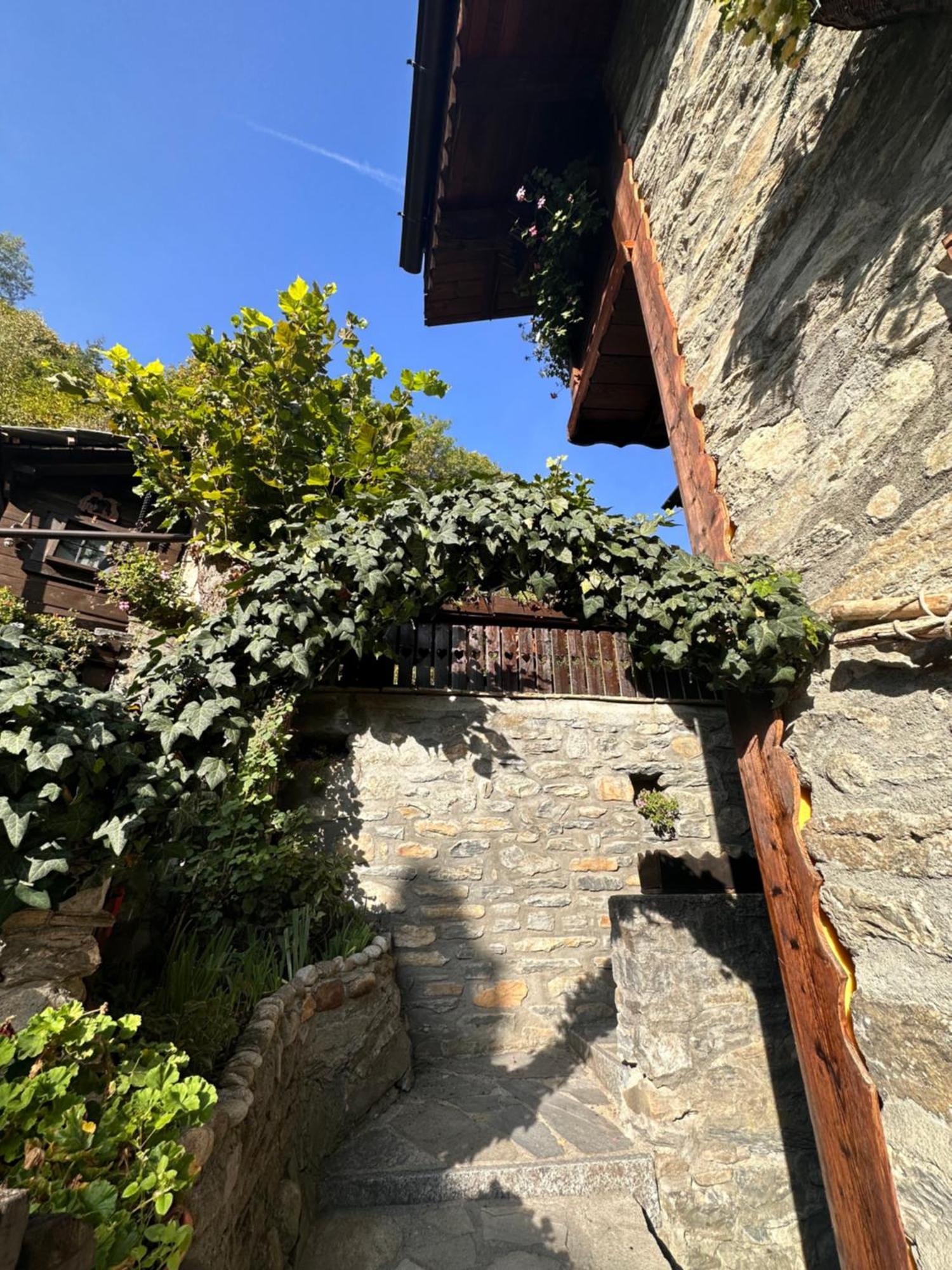 Ferienwohnung Le Grenier de Olga e Mario Pré-Saint-Didier Exterior foto